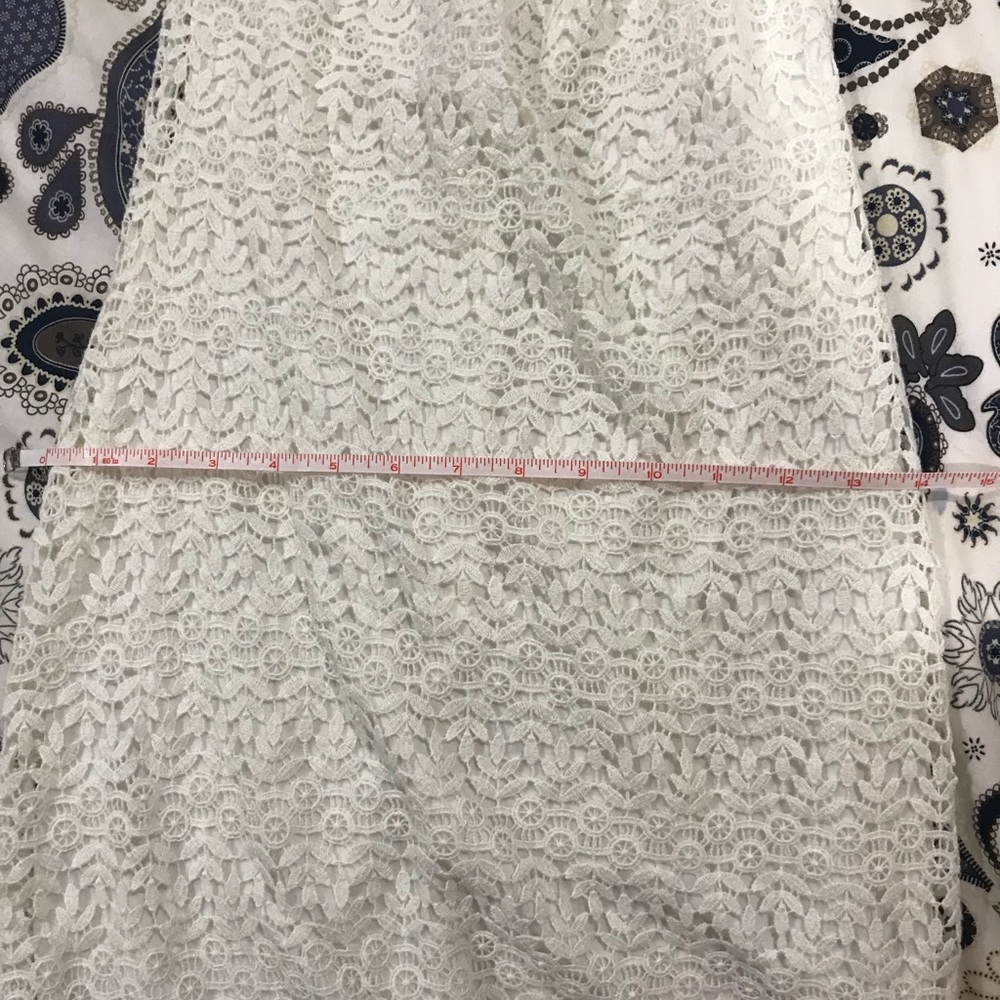 White lace off the shoulder dress - Picture 5 of 6